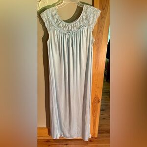 💗Gilead Lace Neck Cap Sleeve Baby Blue Nightgown w/Bow Vintage size Medium💗